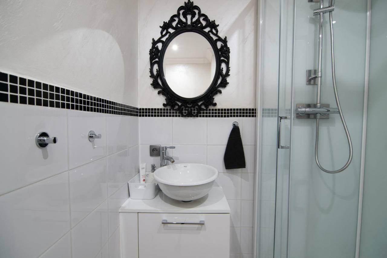 The White Apartment Varsovie Extérieur photo
